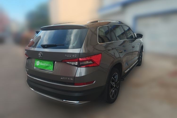 Used Skoda Kodiaq 2017 TSI330 7-Seater Two-Wheel-Drive Luxury Edition Rear Right 45 Deg