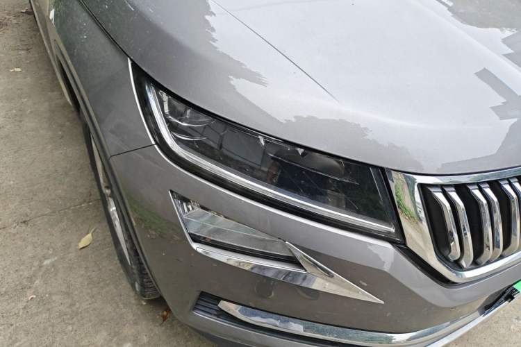 Used Skoda Kodiaq 2017 TSI330 7-Seater Two-Wheel-Drive Luxury Edition Right Front Headlight