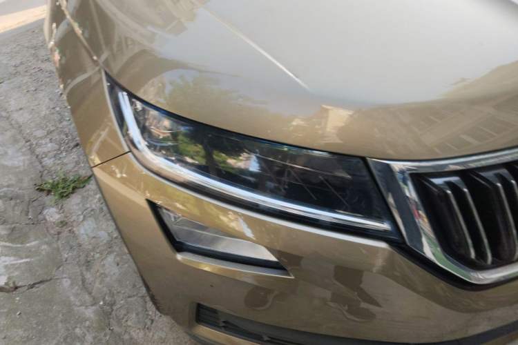 Used Skoda Kodiaq 2017 TSI380 7-Seater Four-Wheel-Drive Flagship Edition Right Front Headlight