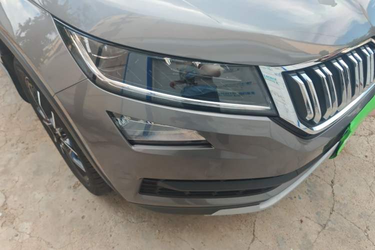 Used Skoda Kodiaq 2017 TSI330 7-Seater Two-Wheel-Drive Luxury Edition Right Front Headlight