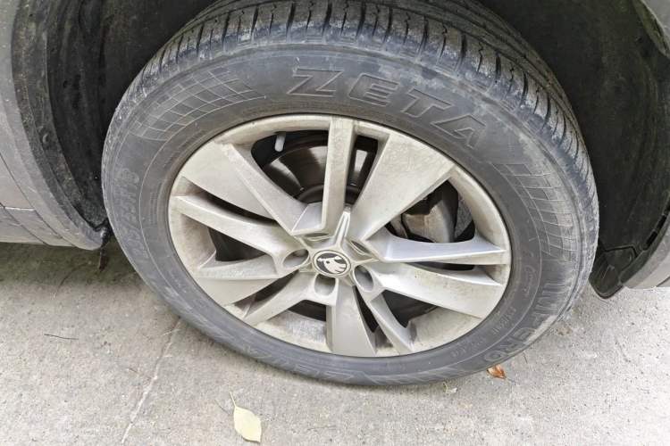 Used Skoda Kodiaq 2017 TSI330 7-Seater Two-Wheel-Drive Luxury Edition Right Front Wheel Hub