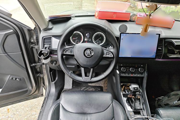Used Skoda Kodiaq 2017 TSI330 7-Seater Two-Wheel-Drive Luxury Edition Steering Wheel
