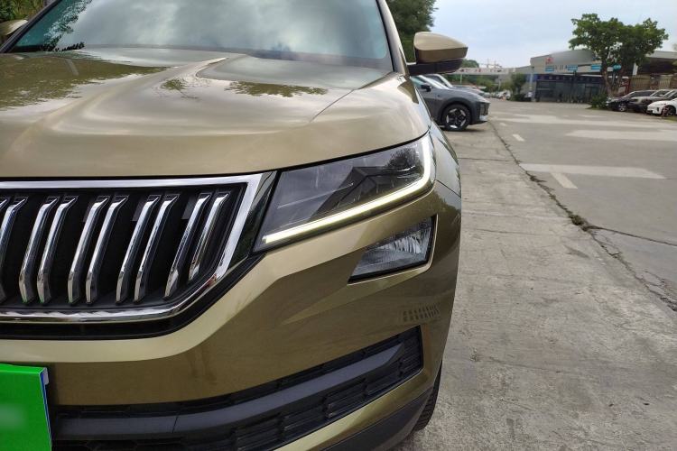 Used Skoda Kodiaq 2017 TSI330 7-Seater Two-Wheel-Drive Luxury Edition Exterior 3