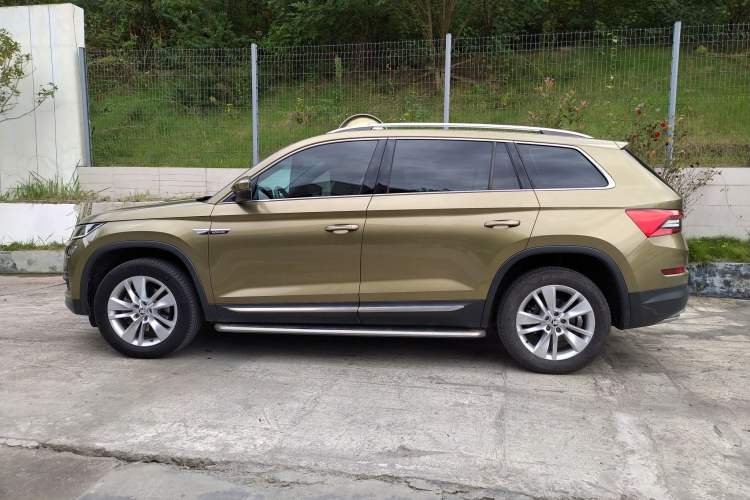 Used Skoda Kodiaq 2017 TSI330 7-Seater Two-Wheel-Drive Luxury Edition Exterior 9
