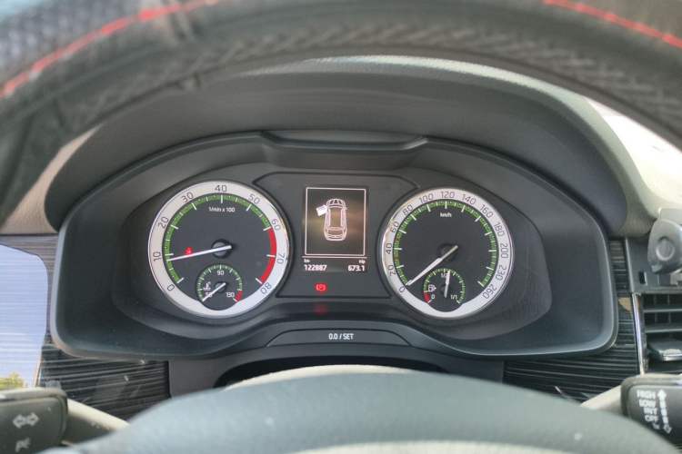 Used Skoda Kodiaq 2017 TSI330 7-Seater Two-Wheel-Drive Luxury Edition Instrument Cluster