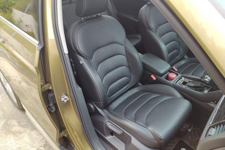 Used Skoda Kodiaq 2017 TSI330 7-Seater Two-Wheel-Drive Luxury Edition Interior 1