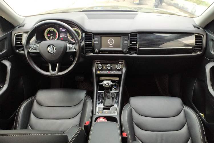 Used Skoda Kodiaq 2017 TSI330 7-Seater Two-Wheel-Drive Luxury Edition Interior 8
