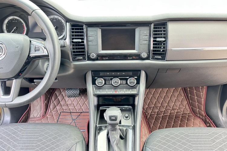 Used Skoda Kodiaq 2017 TSI330 5-seat Two-Wheel Drive Comfort Edition Interior 9
