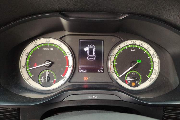 Used Skoda Kodiaq 2017 TSI330 7-Seater Two-Wheel-Drive Luxury Edition Odometer Close Up