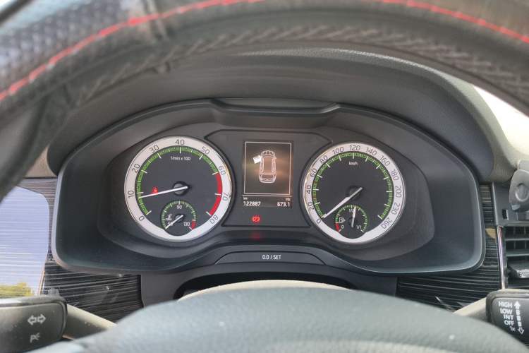 Used Skoda Kodiaq 2017 TSI330 7-Seater Two-Wheel-Drive Luxury Edition Odometer Close Up