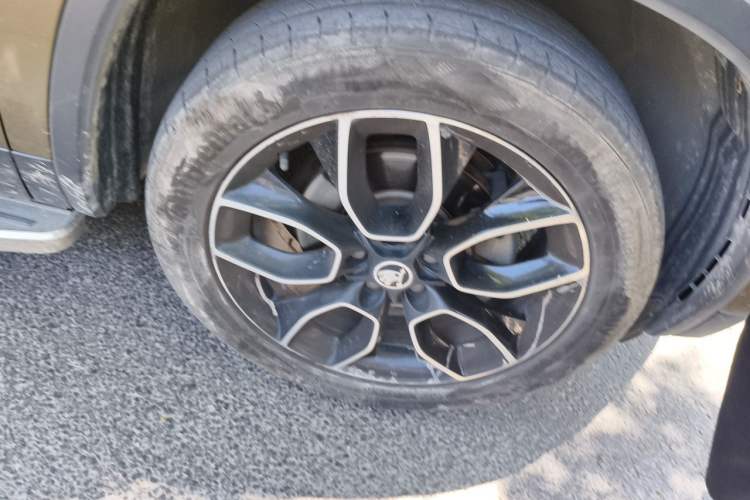 Used Skoda Kodiaq 2017 TSI330 7-Seater Two-Wheel-Drive Luxury Edition Right Front Wheel Hub