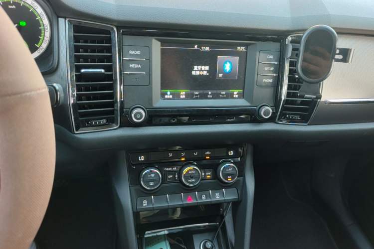 Used Skoda Kodiaq 2017 TSI330 5-Seat Two-Wheel Drive Luxury Edition Audio And AC Panel
