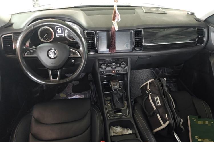 Used Skoda Kodiaq 2017 TSI330 7-Seater Two-Wheel-Drive Luxury Edition Center Console