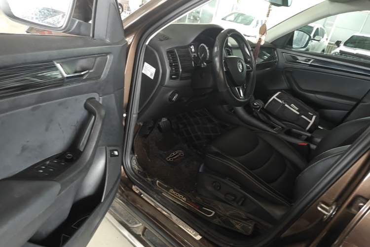 Used Skoda Kodiaq 2017 TSI330 7-Seater Two-Wheel-Drive Luxury Edition Driver Seat
