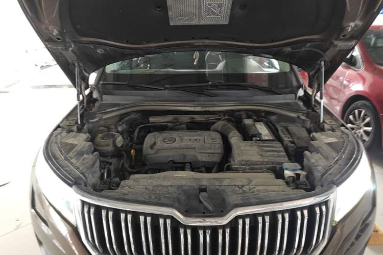 Used Skoda Kodiaq 2017 TSI330 7-Seater Two-Wheel-Drive Luxury Edition Engine Bay Right