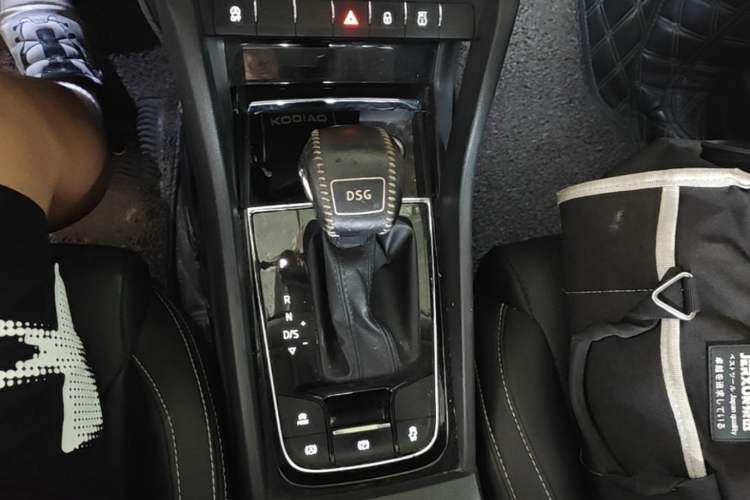 Used Skoda Kodiaq 2017 TSI330 7-Seater Two-Wheel-Drive Luxury Edition Gear Lever