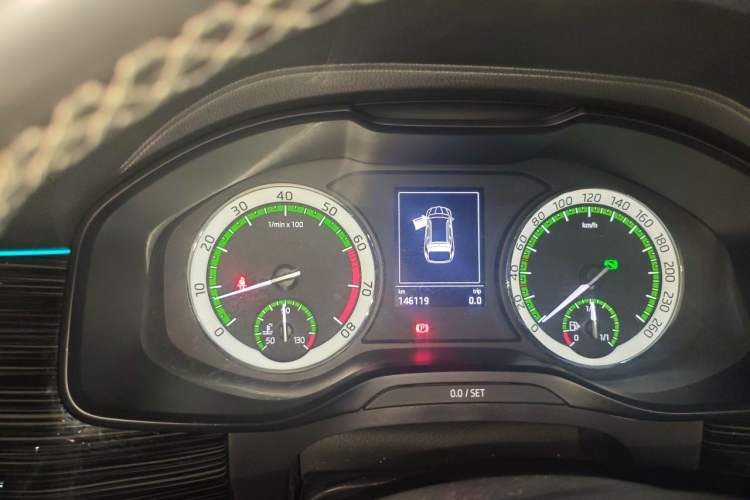 Used Skoda Kodiaq 2017 TSI330 7-Seater Two-Wheel-Drive Luxury Edition Instrument Cluster