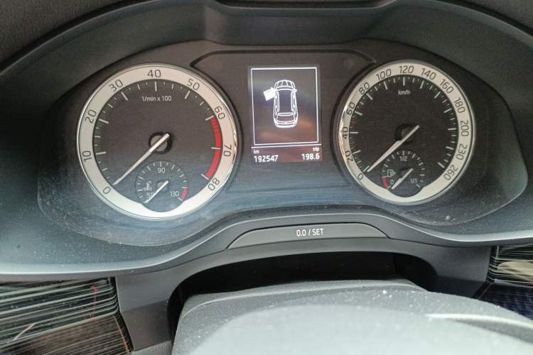 Used Skoda Kodiaq 2017 TSI330 7-Seater Two-Wheel-Drive Luxury Edition Odometer Close Up