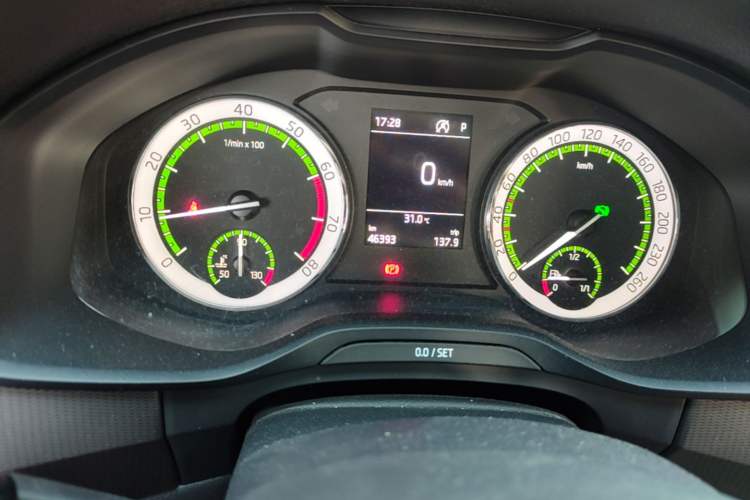 Used Skoda Kodiaq 2017 TSI330 5-Seat Two-Wheel Drive Luxury Edition Odometer Close Up