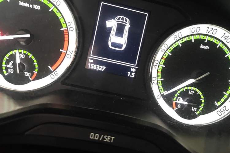 Used Skoda Kodiaq 2017 TSI330 7-Seater Two-Wheel-Drive Luxury Edition Odometer Close Up