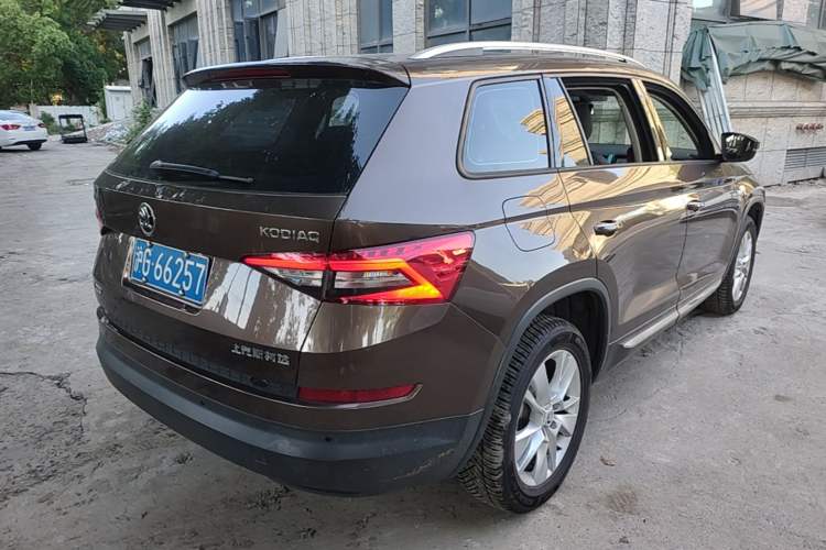 Used Skoda Kodiaq 2017 TSI330 5-Seat Two-Wheel Drive Luxury Edition Rear Right 45 Deg
