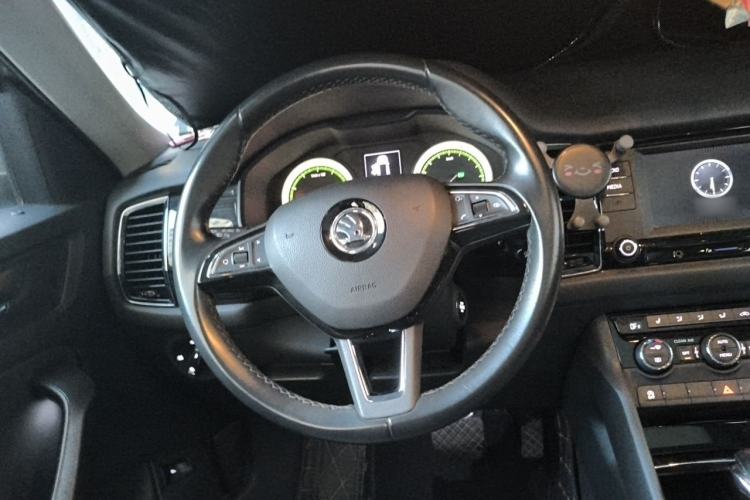 Used Skoda Kodiaq 2017 TSI330 7-Seater Two-Wheel-Drive Luxury Edition Steering Wheel