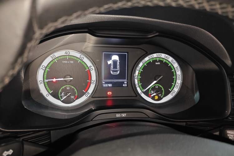Used Skoda Kodiaq 2017 TSI330 7-Seater Two-Wheel-Drive Luxury Edition Instrument Cluster