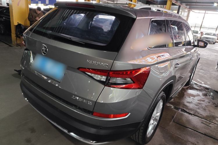 Used Skoda Kodiaq 2017 TSI330 7-Seater Two-Wheel-Drive Luxury Edition Rear Right 45 Deg