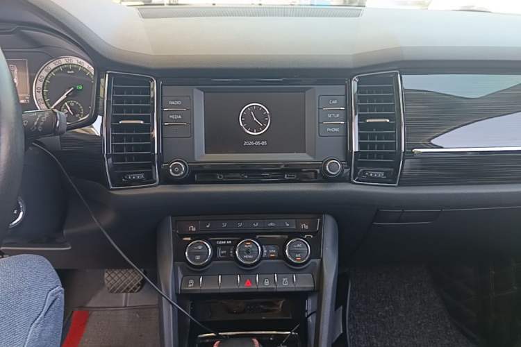 Used Skoda Kodiaq 2017 TSI330 7-Seater Two-Wheel-Drive Luxury Edition Audio And AC Panel
