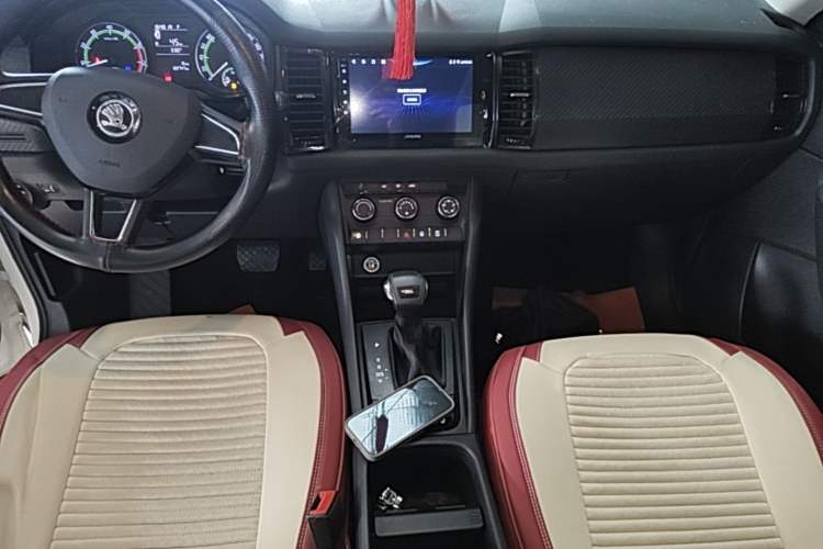 Used Skoda Kodiaq 2017 TSI330 5-Seat Two-Wheel Drive Standard Edition Audio And AC Panel
