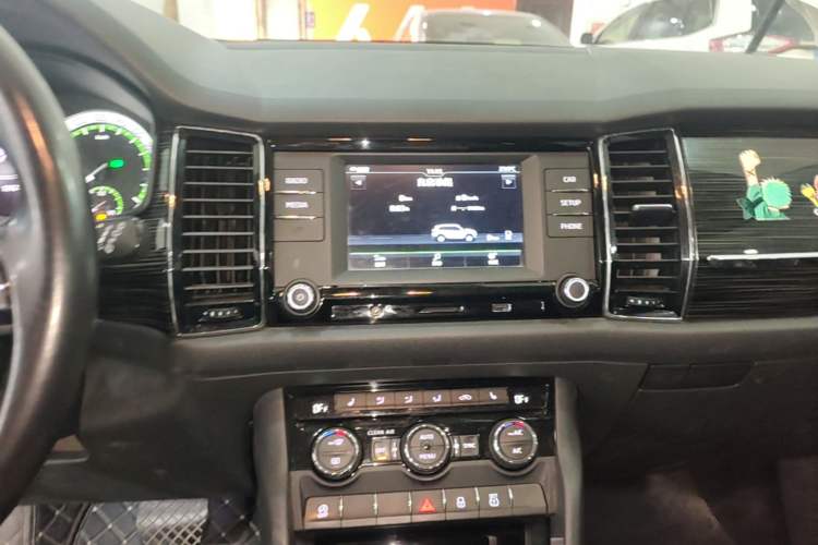 Used Skoda Kodiaq 2017 TSI330 7-Seater Two-Wheel-Drive Luxury Edition Audio And AC Panel