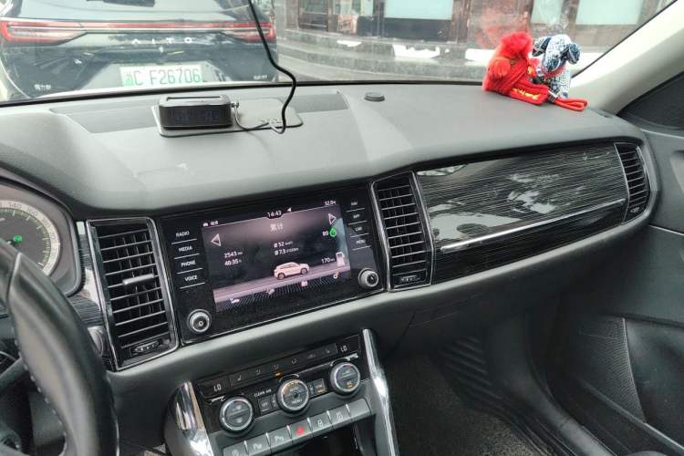 Used Skoda Kodiaq 2017 TSI380 7-Seater Four-Wheel-Drive Flagship Edition Audio And AC Panel