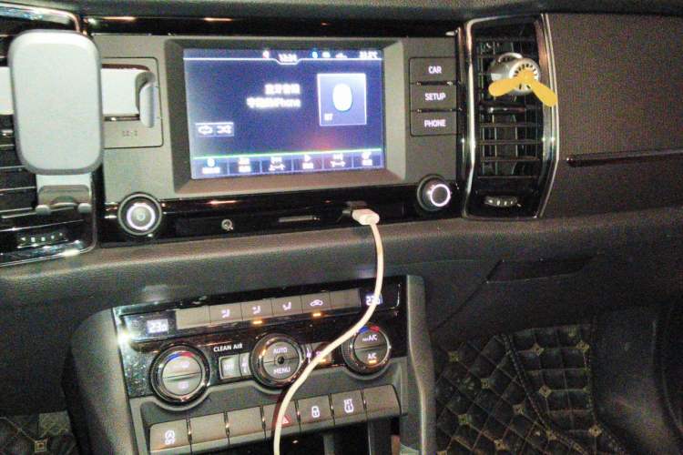 Used Skoda Kodiaq 2017 TSI330 5-seat Two-Wheel Drive Comfort Edition Audio And AC Panel