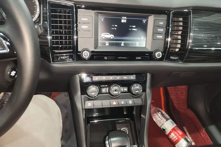 Used Skoda Kodiaq 2017 TSI330 7-Seater Two-Wheel-Drive Luxury Edition Audio And AC Panel