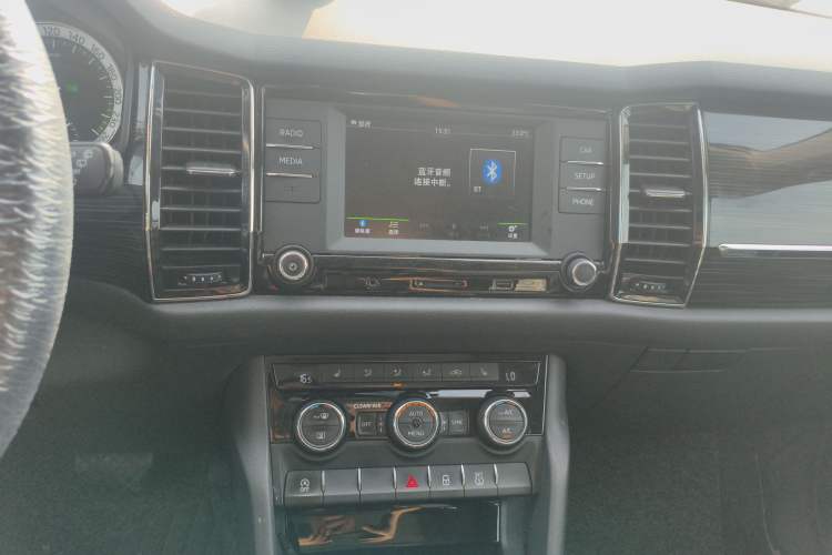 Used Skoda Kodiaq 2017 TSI330 7-Seater Two-Wheel-Drive Luxury Edition Audio And AC Panel