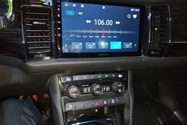 Used Skoda Kodiaq 2017 TSI330 7-Seater Two-Wheel-Drive Luxury Edition Audio And AC Panel