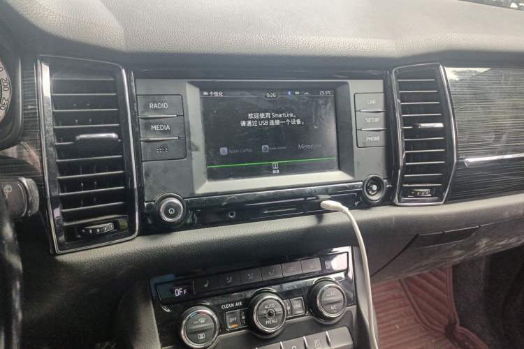Used Skoda Kodiaq 2017 TSI330 7-Seater Two-Wheel-Drive Luxury Edition Audio And AC Panel