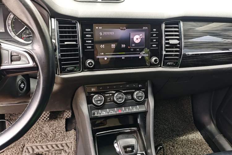 Used Skoda Kodiaq 2017 TSI380 7-Seater Four-Wheel-Drive Flagship Edition Audio And AC Panel
