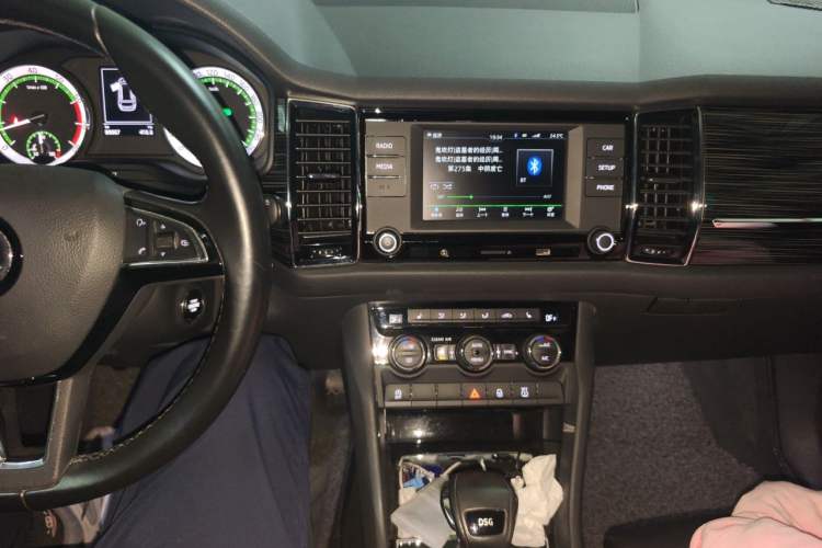 Used Skoda Kodiaq 2017 TSI330 7-Seater Two-Wheel-Drive Luxury Edition Audio And AC Panel