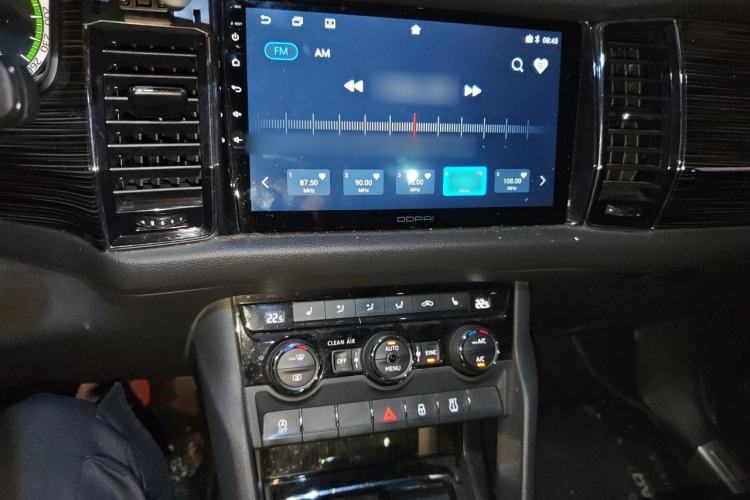 Used Skoda Kodiaq 2017 TSI330 7-Seater Two-Wheel-Drive Luxury Edition Audio And AC Panel