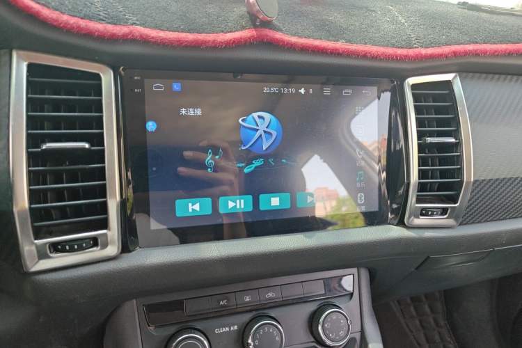 Used Skoda Kodiaq 2017 TSI330 5-Seat Two-Wheel Drive Standard Edition Audio And AC Panel