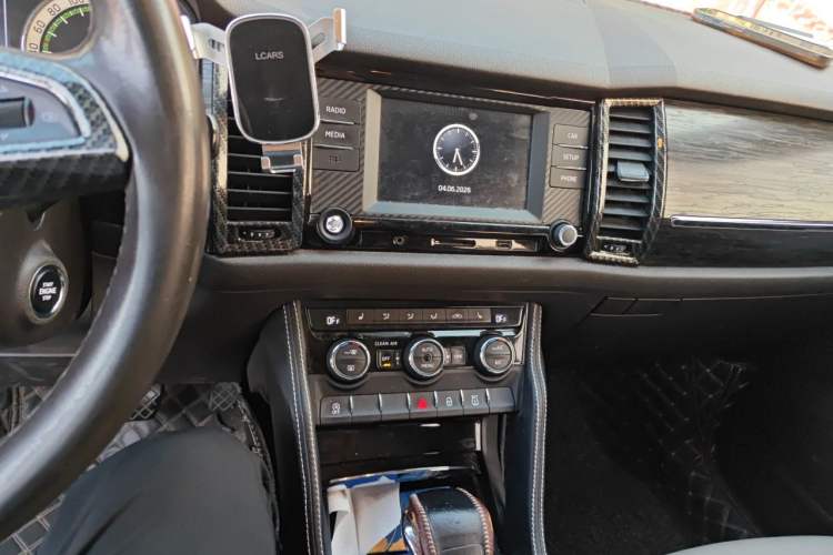 Used Skoda Kodiaq 2017 TSI330 7-Seater Two-Wheel-Drive Luxury Edition Audio And AC Panel