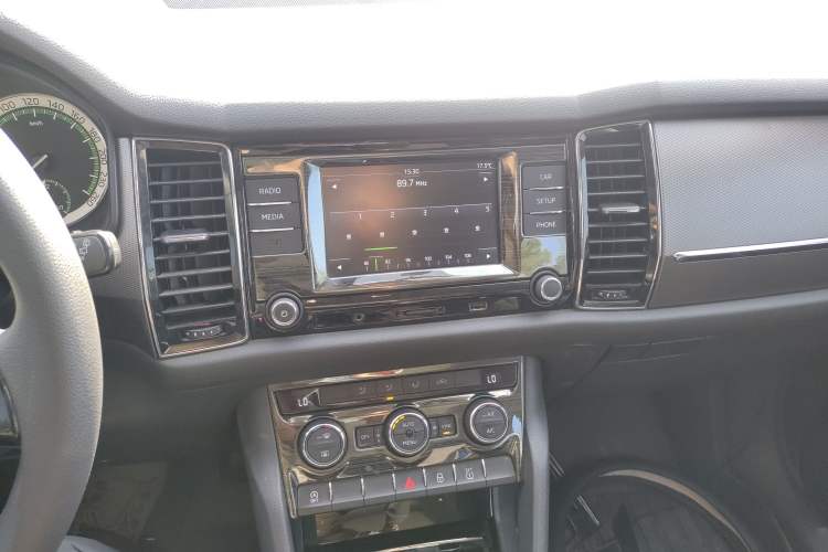 Used Skoda Kodiaq 2017 TSI330 5-seat Two-Wheel Drive Comfort Edition Audio And AC Panel