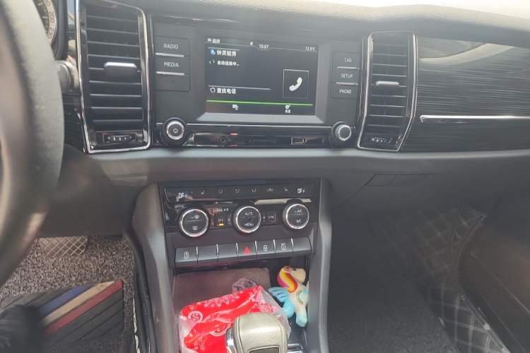 Used Skoda Kodiaq 2017 TSI330 7-Seater Two-Wheel-Drive Luxury Edition Audio And AC Panel