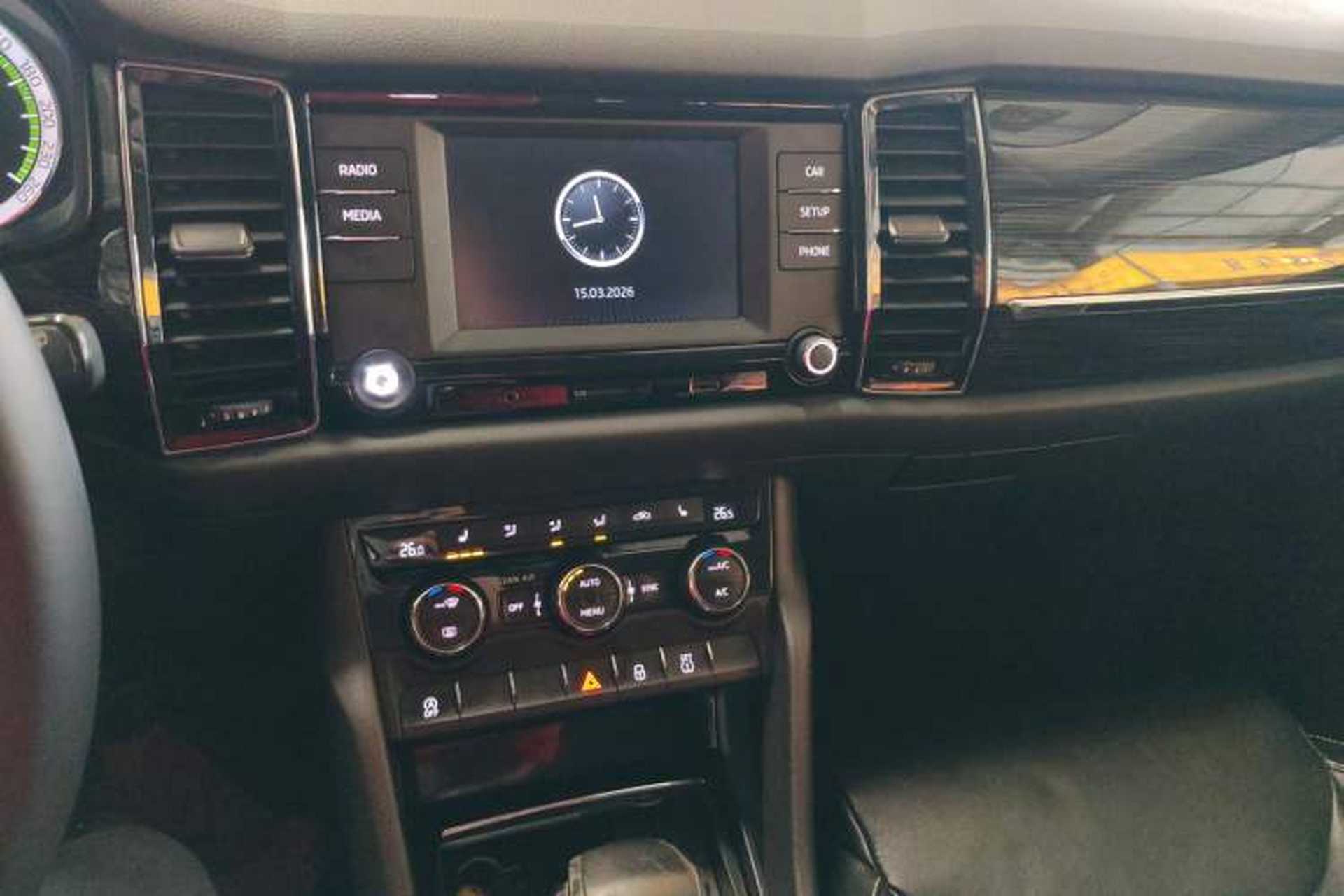 Used Skoda Kodiaq 2017 TSI330 7-Seater Two-Wheel-Drive Luxury Edition Audio And AC Panel