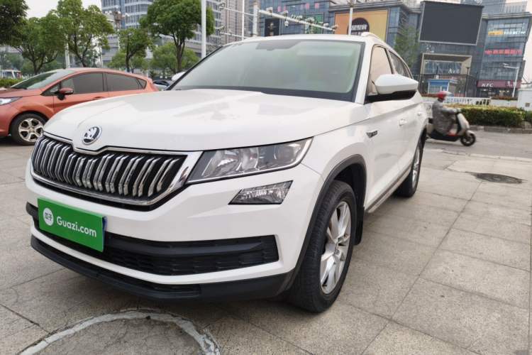 Used Skoda Kodiaq 2017 TSI330 5-Seat Two-Wheel Drive Luxury Edition Guazi used car, China used car export, Used car for sale, Used cars, Cheapest cars for sale