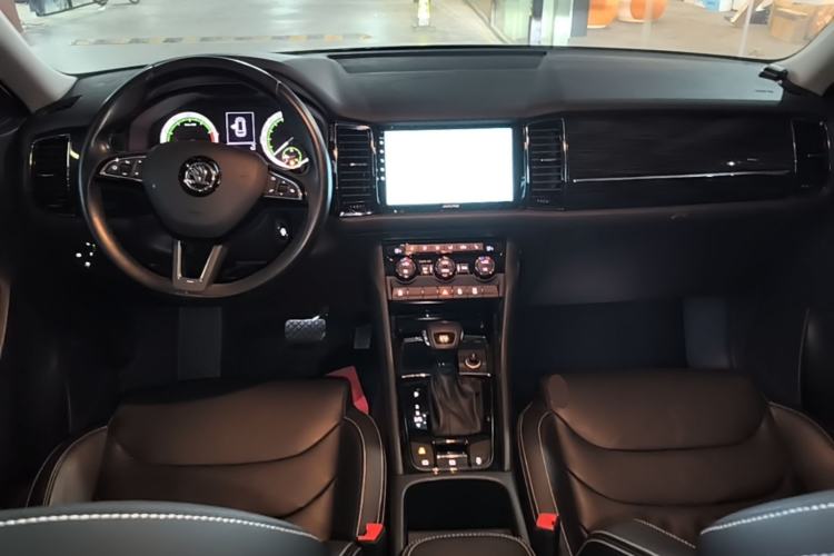 Used Skoda Kodiaq 2017 TSI330 7-Seater Two-Wheel-Drive Luxury Edition Center Console