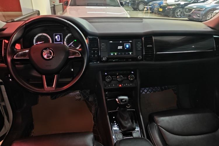 Used Skoda Kodiaq 2017 TSI330 7-Seater Two-Wheel-Drive Luxury Edition Center Console