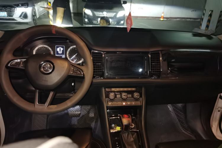 Used Skoda Kodiaq 2017 TSI330 7-Seater Two-Wheel-Drive Luxury Edition Center Console