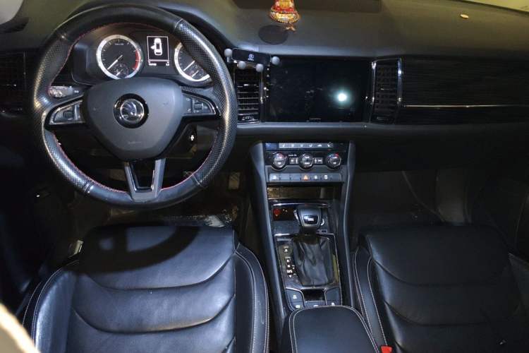 Used Skoda Kodiaq 2017 TSI330 7-Seater Two-Wheel-Drive Luxury Edition Center Console